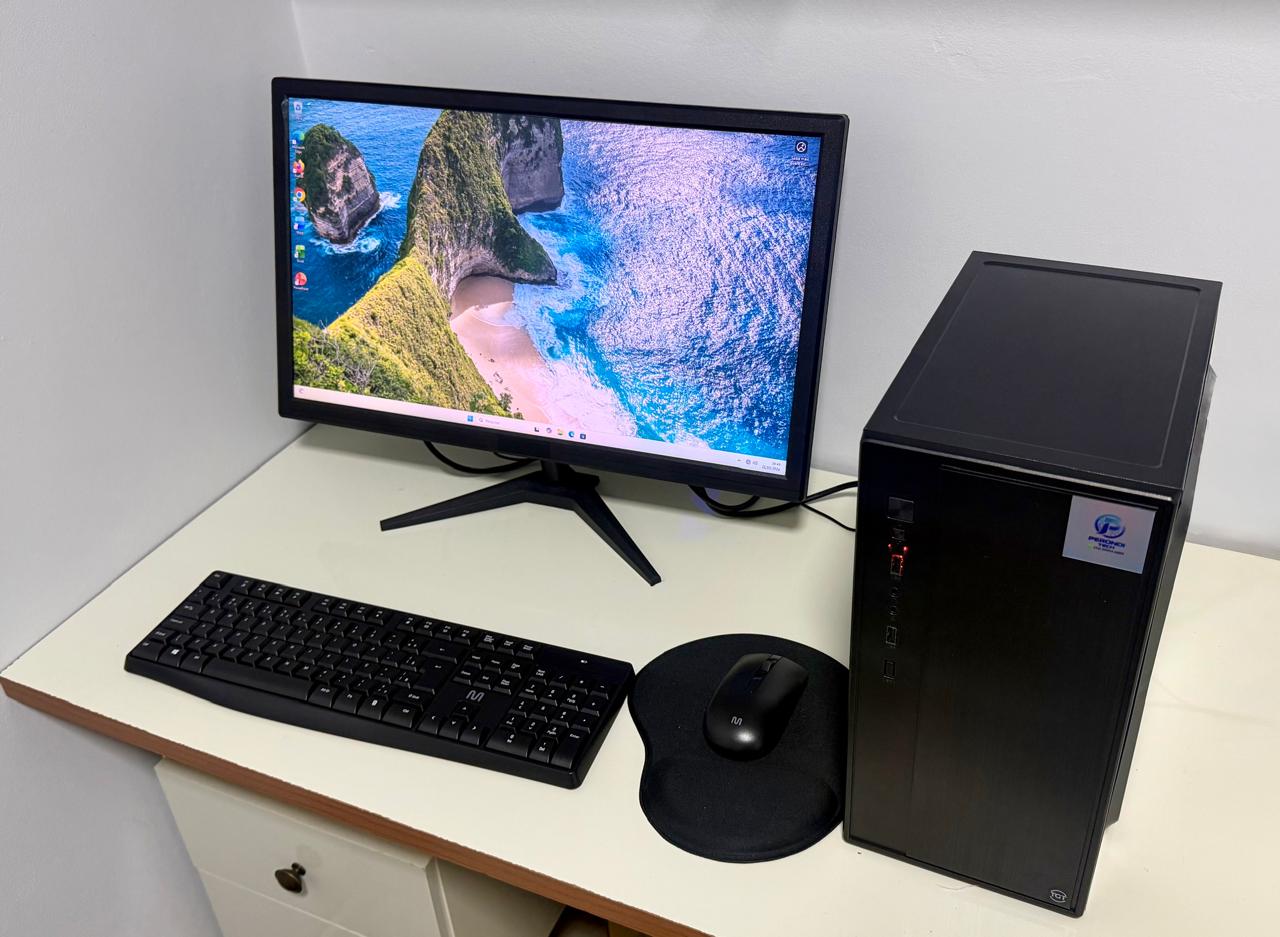 Computador desktop para escritório montado pela Perondi Tech